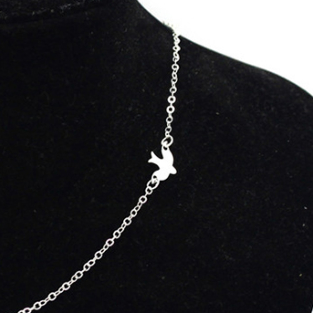 New Bird in flight necklace - Picture 2 of 2